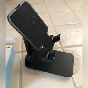 Folding Desk Top Phone Stand Use in Horizontal or Vertical positions